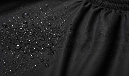 Capa penteador Eurostil preta - detalhe tecido impermeável